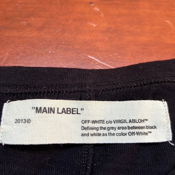 OFF-WHITE Othelo's Wolf Tee in Black All Over - Picture 5 of 10